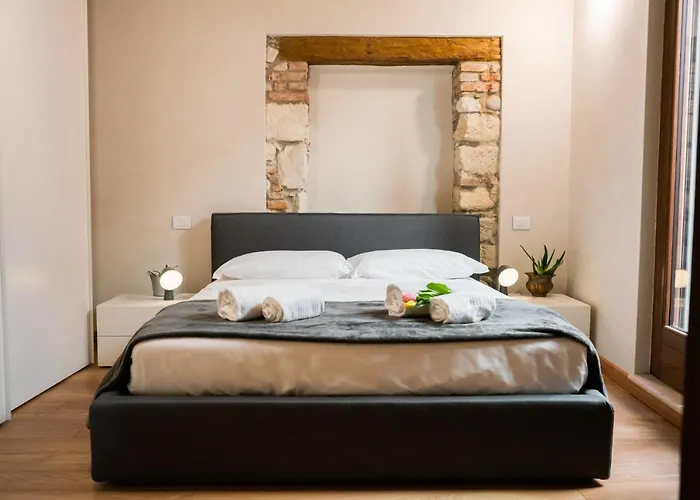 One-Bedroom Separate Building Apartment