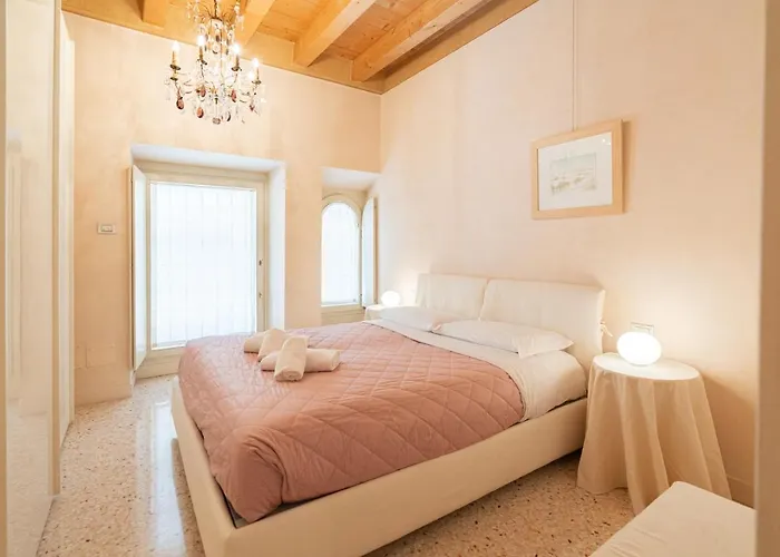 Two-Bedroom Separate Building Apartment