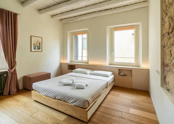 Two-Bedroom Separate Building Apartment