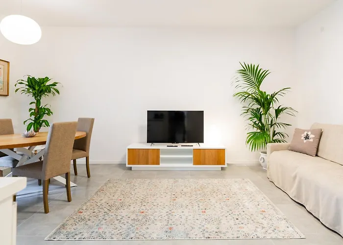One-Bedroom Separate Building Apartment