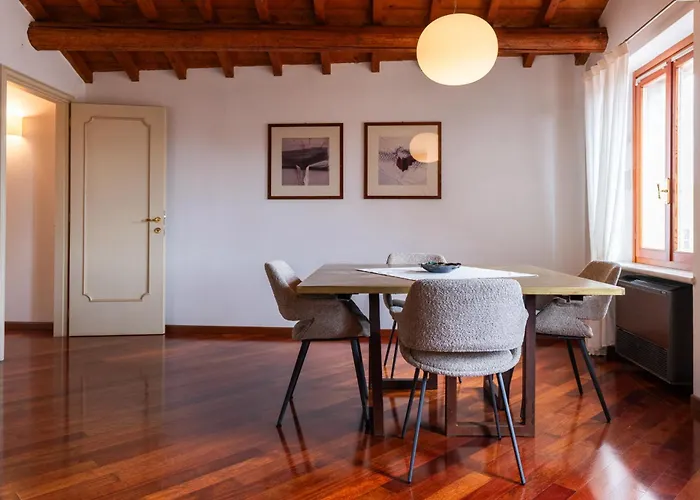Deluxe Three-Bedroom Apartment